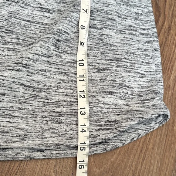 Athleta Downplay gray skirt - Picture 5 of 8